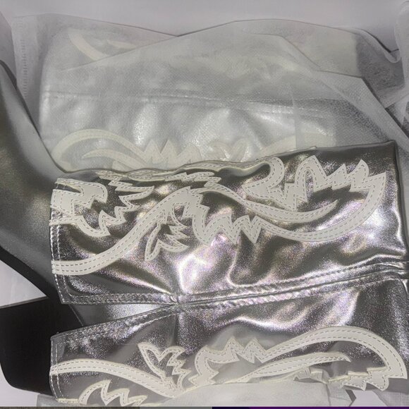 Azalea Wang Esperanza Western Boot In Silver - Picture 5 of 5